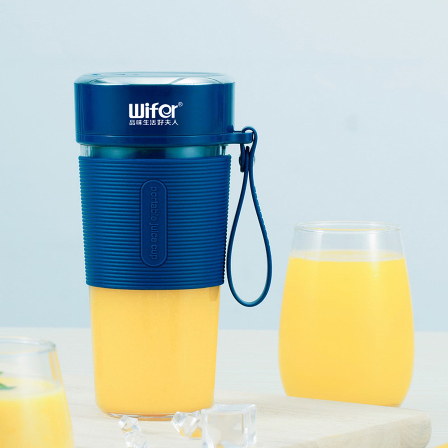 Factory direct supply net red juicer travel portable juicer cup charging fully automatic accompanying shaker cup juicer