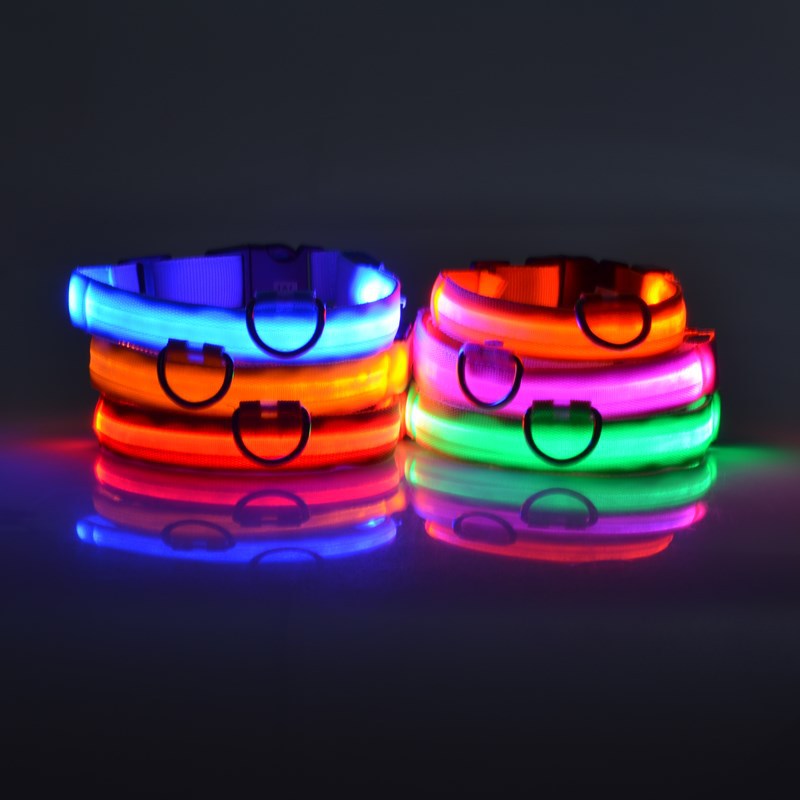 Manufacturers wholesale dog Teddy pet LED collars, night flashing dog walking collars, pet supplies on behalf of