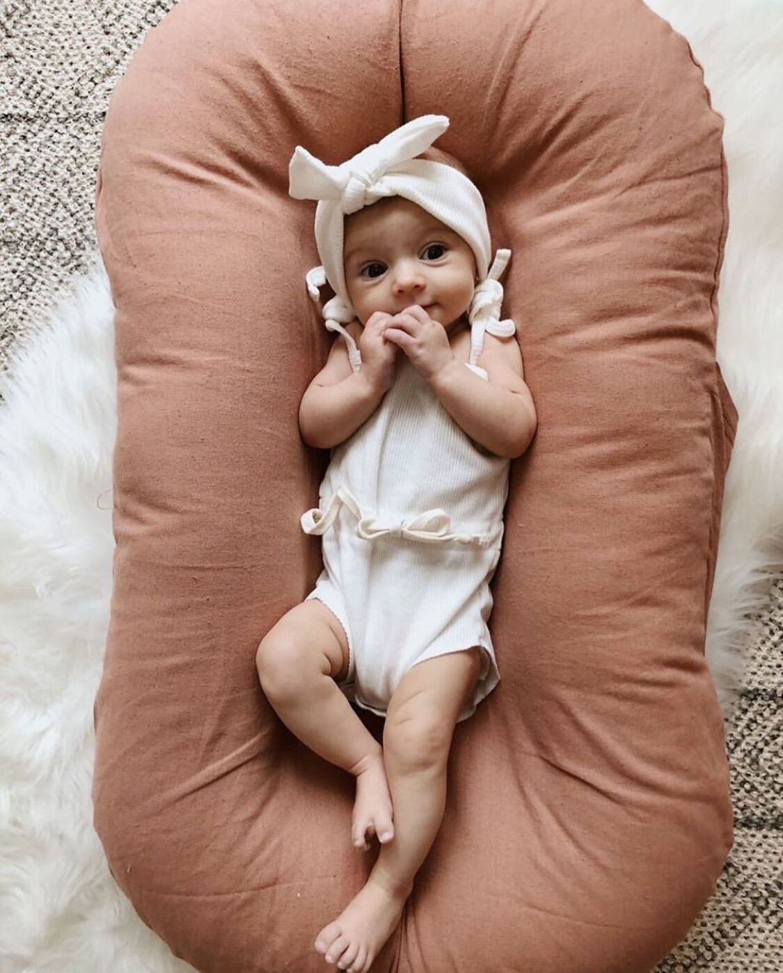 Newborn Bionic Bed Movable Crib Baby Anti-Pressure Portable Bed in Bed